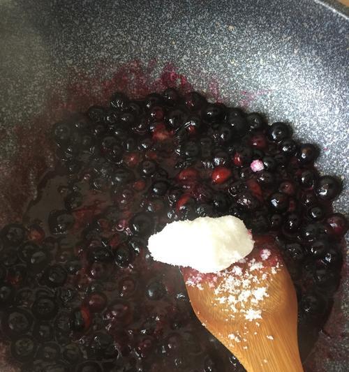 自制蓝莓酱的制作方法（健康、美味的自制果酱，享受不一样的味觉体验）