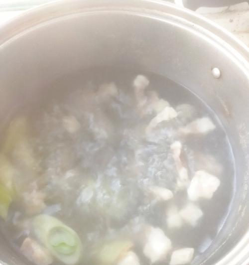自制羊肉汤——健康与美味的完美结合（如何制作一锅暖暖的羊肉汤？）