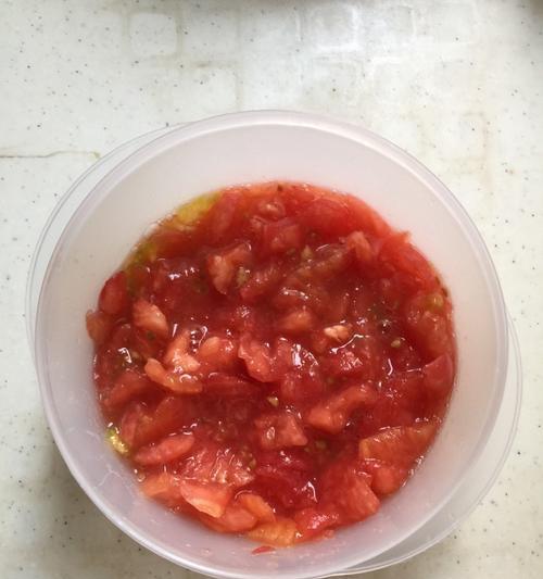 自制蕃茄酱，健康美味两不误！（打造口感浓郁、健康营养的自制蕃茄酱。）