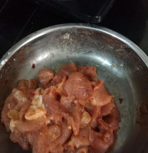 自制味精的做法（让你做出纯天然无添加的调味料）