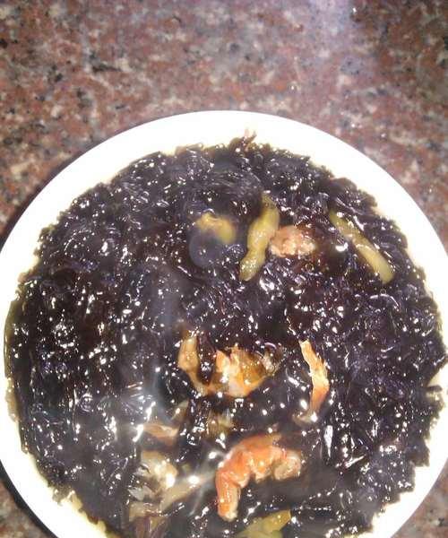 煲汤秘籍之紫菜鸡蛋虾汤（家庭必备的营养美味汤品，教你一步步做好）