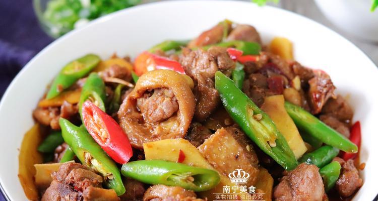 原创快手酸菜子姜鸭的制作方法（用新鲜原材料，轻松做出美味可口的酸菜子姜鸭）