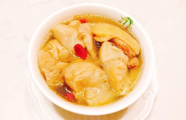 滋补猴头菇鸡汤的做法（品尝美味，享受健康；以鸡汤为基础，加入猴头菇的多重好处）