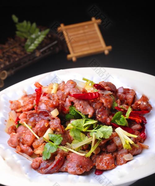 美味以孜盐羊肉的烹饪方法（如何用以孜盐调味羊肉，让你的口感更佳）