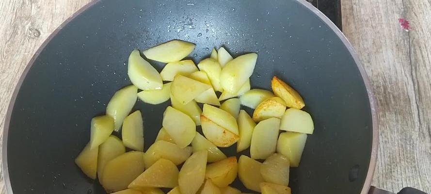 如何制作美味孜然土豆花（用孜然给土豆花带来新鲜口感）