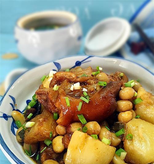 美食大赏——猪蹄花生汤（家常美食，营养滋补，健康养生）