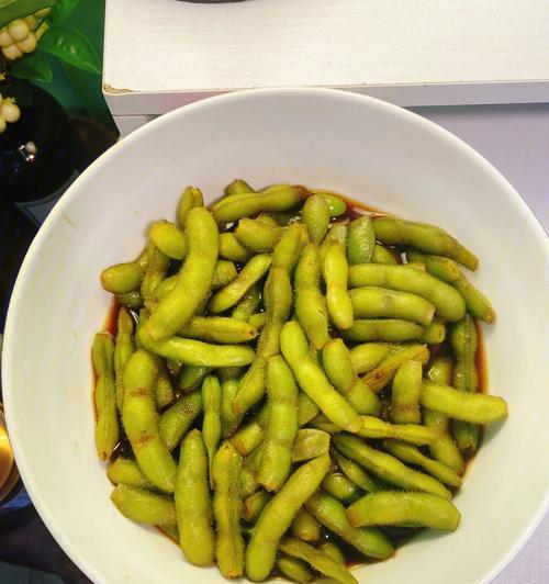 鲜美可口珍选捞汁毛豆的制作方法（自制小吃，美味又健康）