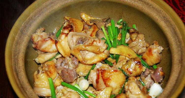 家常美味，煲出正宗啫啫鸡（用料简单，步骤易学，让你轻松煲出口感细腻的啫啫鸡）