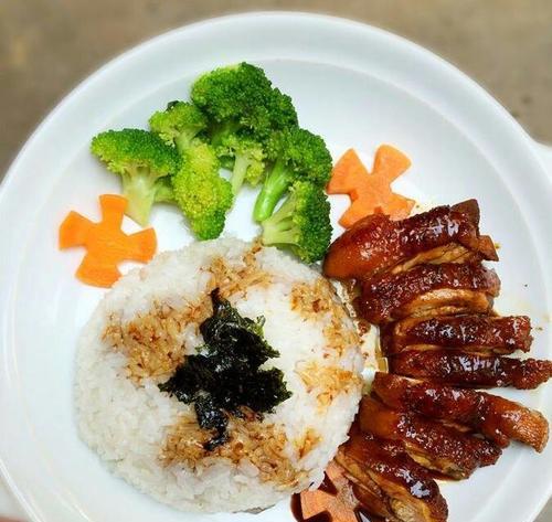 一口鲜香，红烧猪排饭的做法（教你如何制作美味的红烧猪排饭，让你吃了还想吃）
