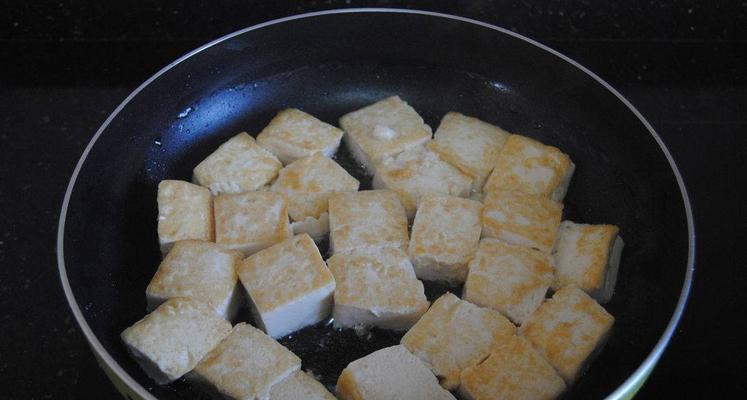 照烧鸡肉豆腐堡的制作方法（用丰富的营养为身体注入动力）