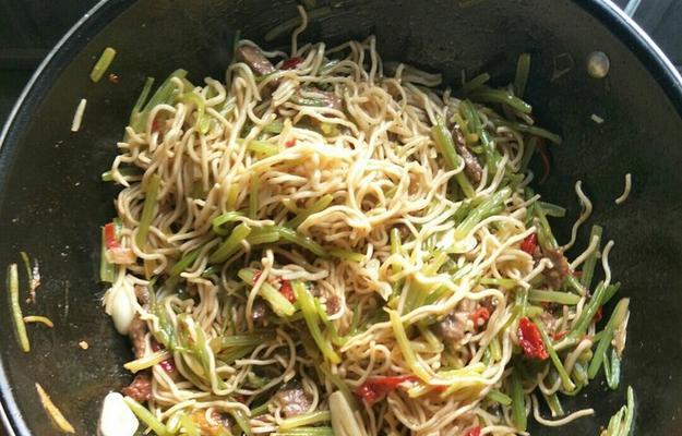手把手教你制作美味杂拌面条（家常料理，吃货必学）