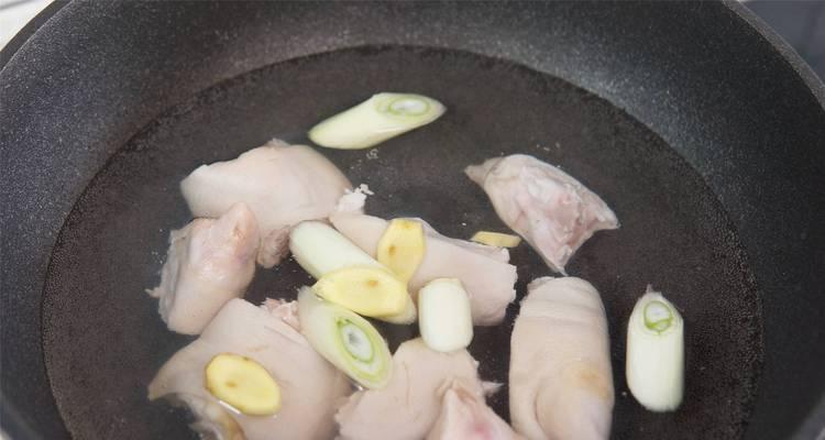 云豆烧猪蹄，美味又健康（教你做一道营养美味的云豆烧猪蹄）