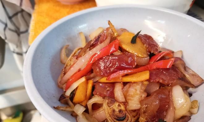 用粤式腊肠来烹饪美味佳肴（传统制作方法和变化多样的料理方法）