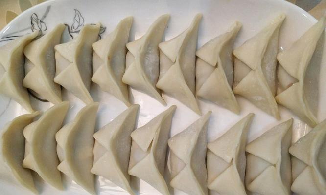 月牙饺子包法，让你的饺子更美味！（学会月牙包法，让你成为饺子制作高手）