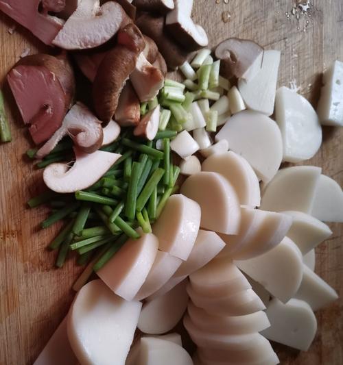 传统美食制作——以圆印粄为例（探秘制作过程，品尝经典美味）