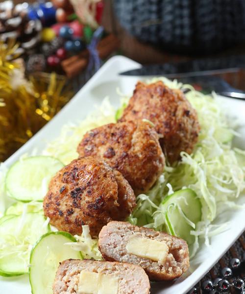 美味可口的圆葱丸子（一道简单易学的家常菜）