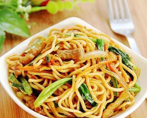 美食分享——圆白菜素炒面的做法（健康易学，美味难忘，家常好味必备）