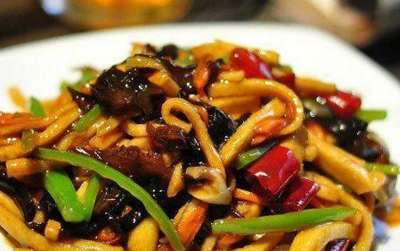 鱼香野菇虾豆腐的美味做法（融合口感，开启美食之旅）