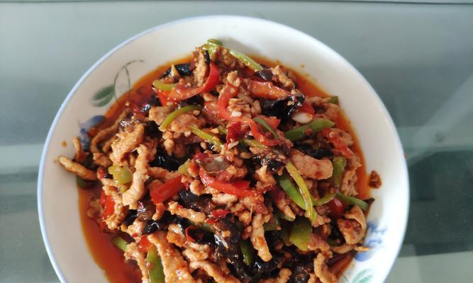 用鱼香米粉汤为家人做一顿美味佳肴（传统美食与现代口味的完美结合）