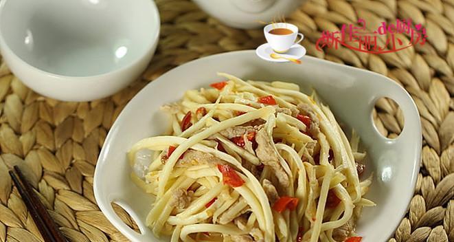 鱼香茭白肉丝的家常做法（家庭厨房的美食创意，学会制作鲜美可口的鱼香茭白肉丝）