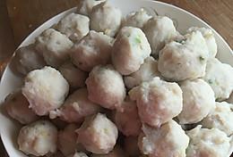 健康美味，以鱼丸时蔬盖饭为你带来不一样的味蕾享受（简单易学，让你在家也能做出美味鱼丸时蔬盖饭）
