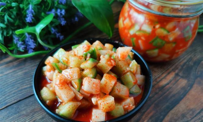 如何制作美味的鱼汤萝卜丁泡饭（做法简单易学，味道鲜美可口）