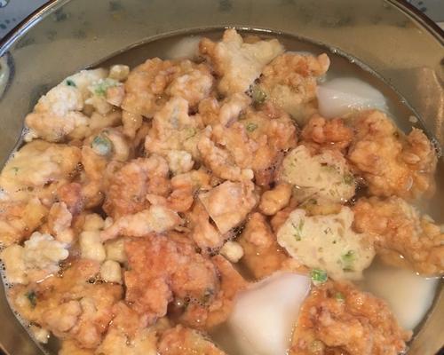 以鱼面菜头汤为主题的家常美食（菜头鱼面汤，营养丰富的美味汤品）