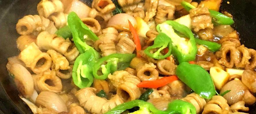 学会用鱼露做越式红烧鸡（如何让家庭厨房尝到正宗越式美食，主题）
