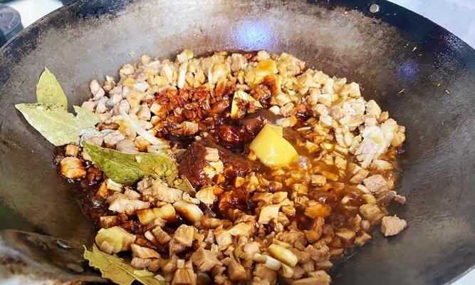 美味诱人的酱肉，如何煮？（用最简单的步骤，制作出口感柔嫩、口感香浓的酱肉。）
