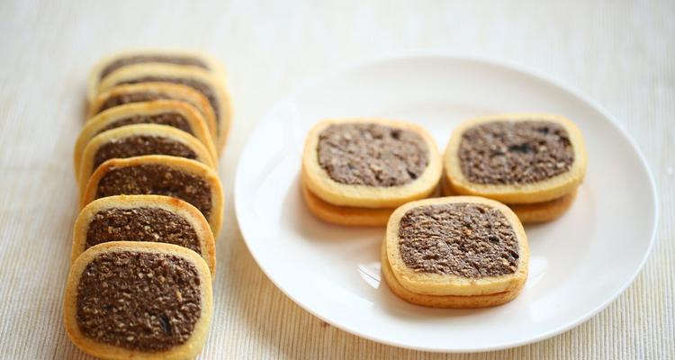 柚子酱饼干，滋味浓郁的健康小点心（传统糕点与柚子风味的完美结合）