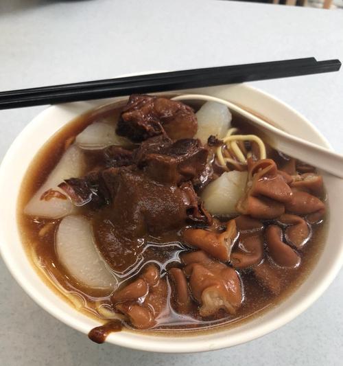 魷魚炆腩肉，美味营养的家常菜（健康、美味、易制作，享受家庭美食的最佳选择）