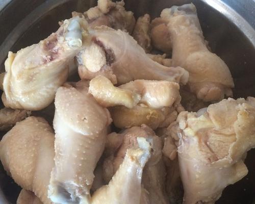 油炸小鸡腿的制作方法（自家制作，美味可口，让你回味无穷）