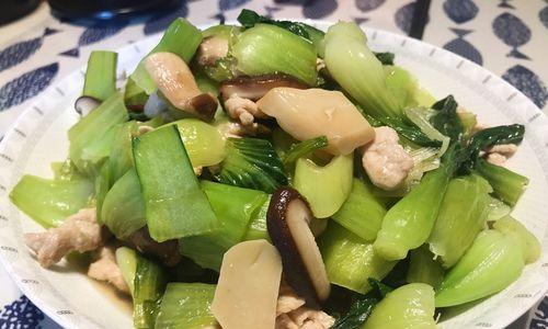 油炸香菇腿，美味又健康（一道简单易学的美食佳品，一起来学习制作吧！）