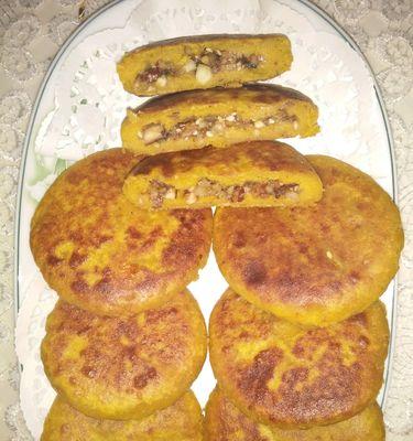 油炸柿子饼的制作方法（口感香脆，健康美味的秘诀）
