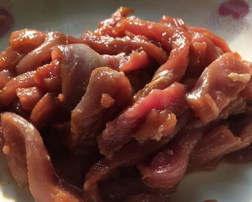 做法简单，美味可口的油炸里脊条（尝试在家做脆皮炸肉，送到您的味蕾上）