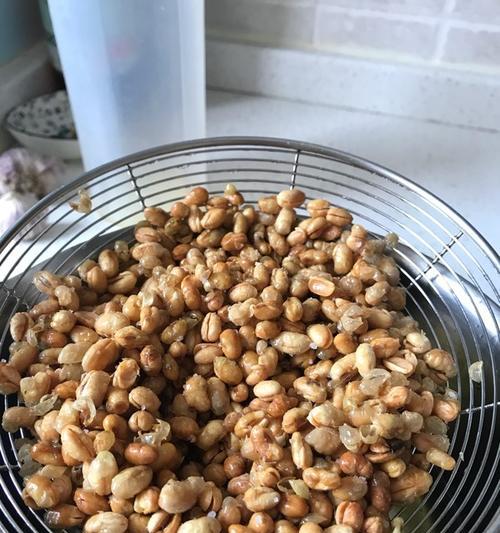 用油酥黄豆打造美食佳品（探秘黄豆的多重可能性）