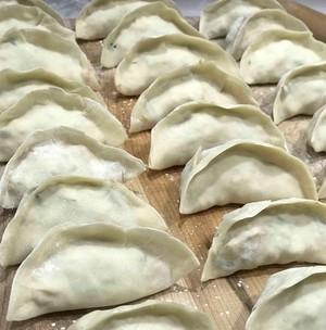 香糯洋葱水饺，轻松DIY美味可口（以洋葱为主角，制作美味水饺。）