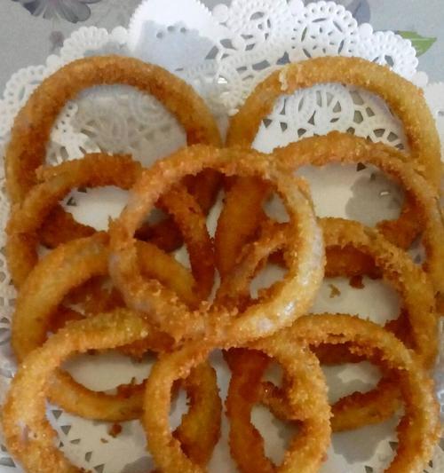 葱圈煎蛋，美味升级（用洋葱圈提升蛋的美味，营养双倍）