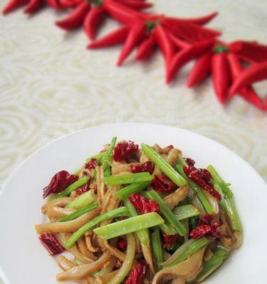 美味家常菜——洋葱牛肚的做法（经典美食，鲜香入味，做法简单易学，让你想吃就来）
