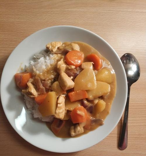 香辣美味，以洋葱咖喱炒肉为主题的烹饪大全（学会洋葱咖喱炒肉的秘诀，让你成为厨房里的魔法师）