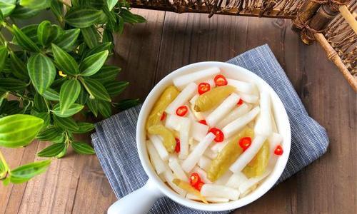 尝鲜胭脂泡椒萝卜（颠覆你的味蕾体验，麻辣鲜香一次过）