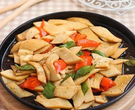 美味鸭蛋黄焗杏鲍菇（家庭厨艺必备，口感鲜美，营养丰富）