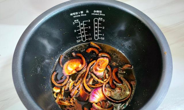 压力电饭锅温泉蛋的制作方法（快速简易的美味早餐）