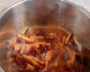 做法详解（懒人也能轻松制作美味的压锅鸡爪）