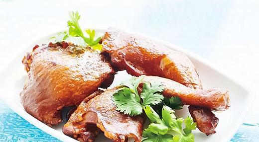 学会如何制作美味熏鸡腿