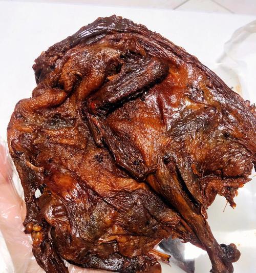 美味熏肝炒酱鸭的制作方法（掌握秘诀，做出色香味俱佳的酱香鸭）