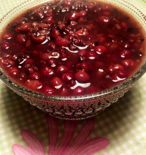 以血糯黑米红豆粥为主材料的制作方法（健康美味的营养粥）