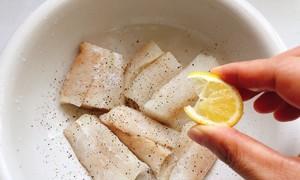 美味鳕鱼汤的制作方法（享受鲜美海鲜的滋味）