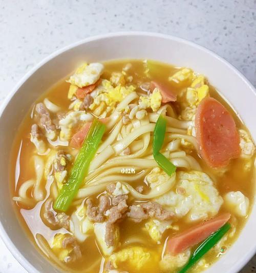 美味可口的鳕鱼面（做法简单易学，让你轻松享受海鲜味道）