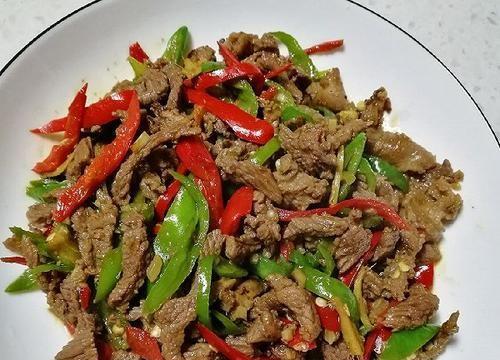 学会用小青椒炒里脊，鲜香好吃（如何用小青椒烹饪出嫩滑多汁的里脊肉？）